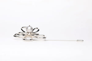 Bloomy Flower Lapel pin