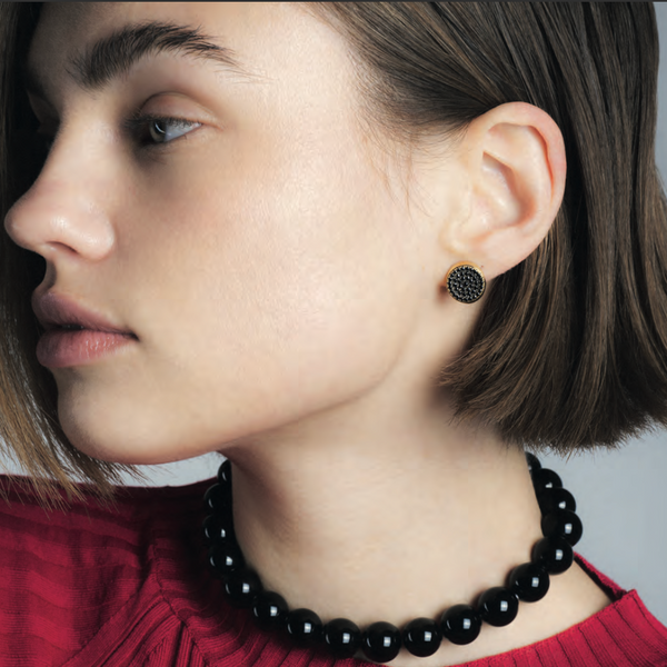 Orecchino a Lobo Pavé di Diamanti Neri