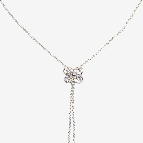 Gioiello a forma di mano con fiore 