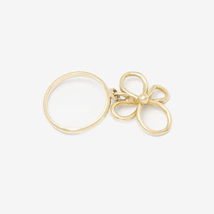 Anello con ciondolo a forma di fiore 