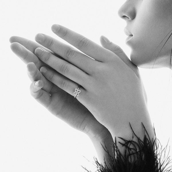 One Flower Ring